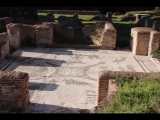 00310 ostia - regio ii - insula ii - terme dei cisiarii (ii,ii,3) - frigidarium (2, c) - mosaik - blick nach sueden - 01-2024.jpg